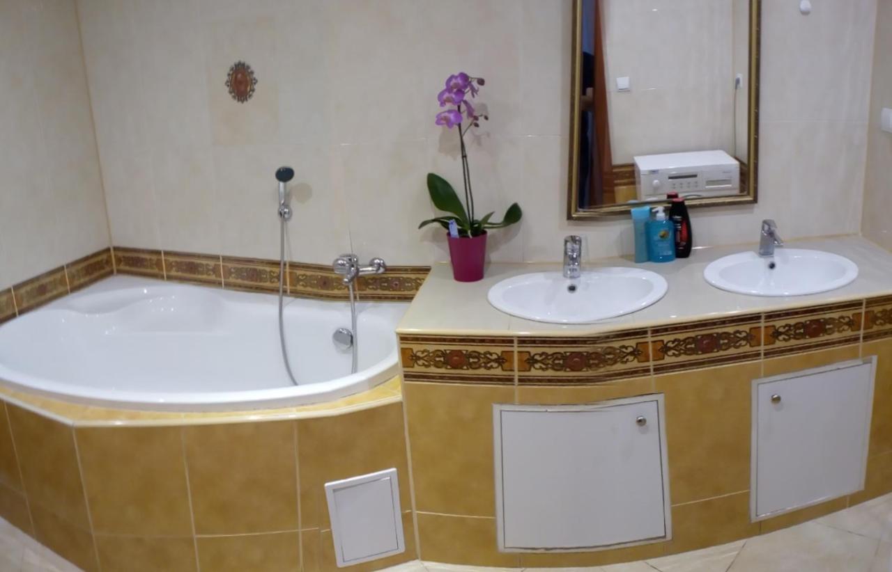 Luxury Large Apartment 21 Kösice Dış mekan fotoğraf